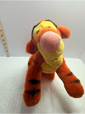 Vintage Disney Genuine Tigger Stuffed Animal in Excellent Condition - Kids Toy